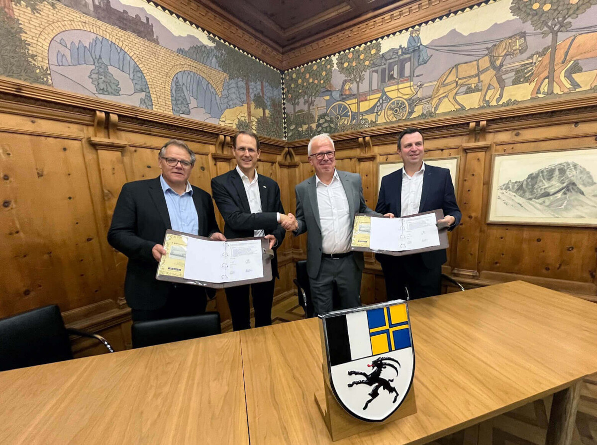 Vertragsunterzeichnung zwischen Rhätischer Bahn und WINDHOFF